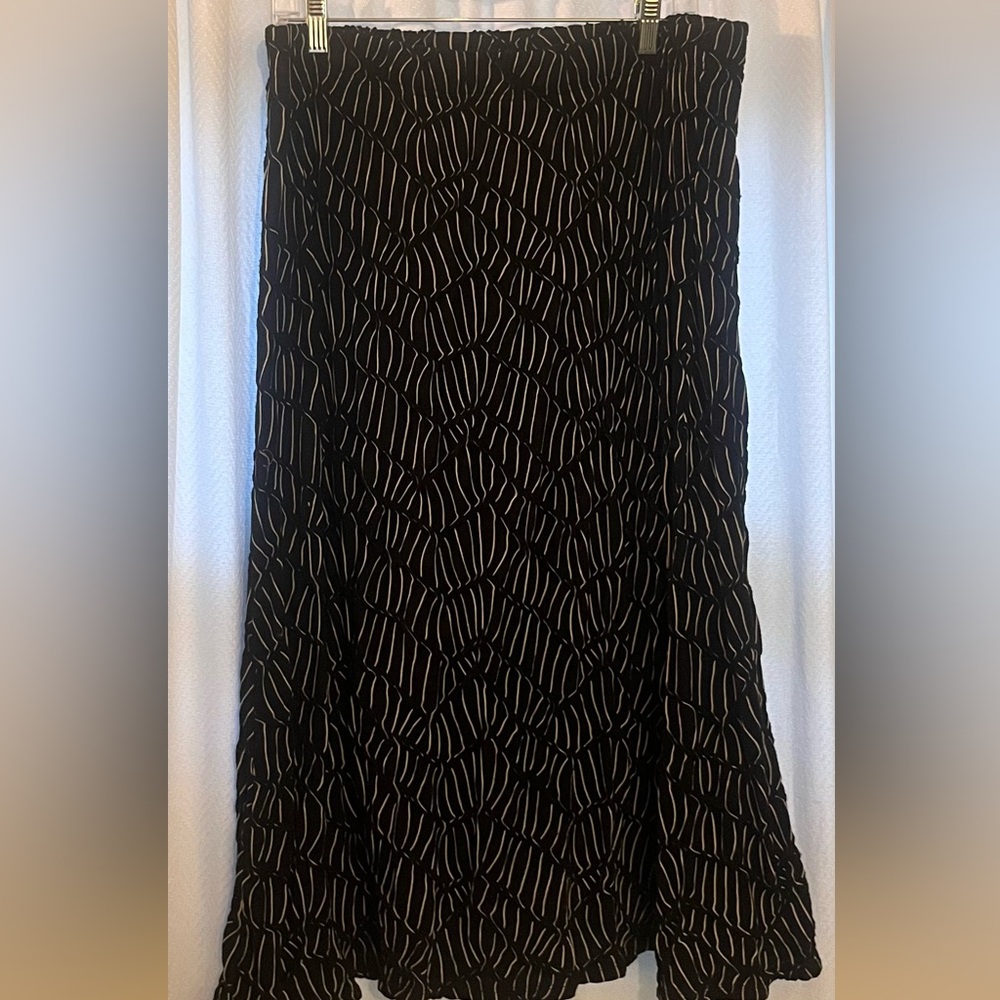 Southern Lady Black and White Textured Skirt